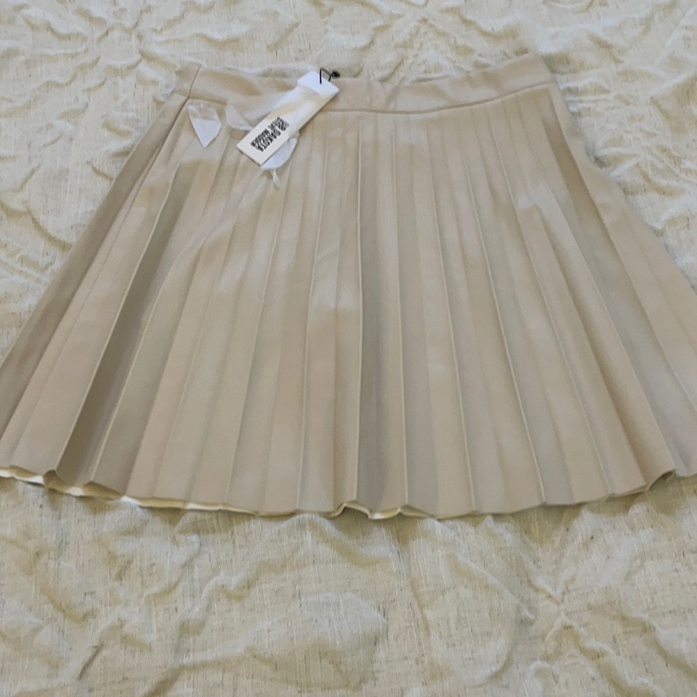 Bb Dakota mini tan skirt,new with tag attached